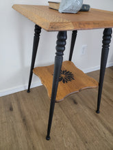 Load image into Gallery viewer, Classic Antique Side Table
